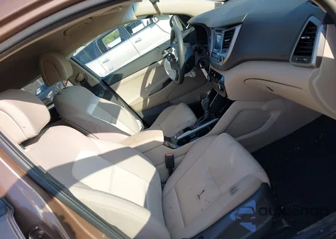 2017 Hyundai Tucson Limited/Sport And Eco/Se z USA, uszkodzony, nr VIN KM8J3CA40HU454425